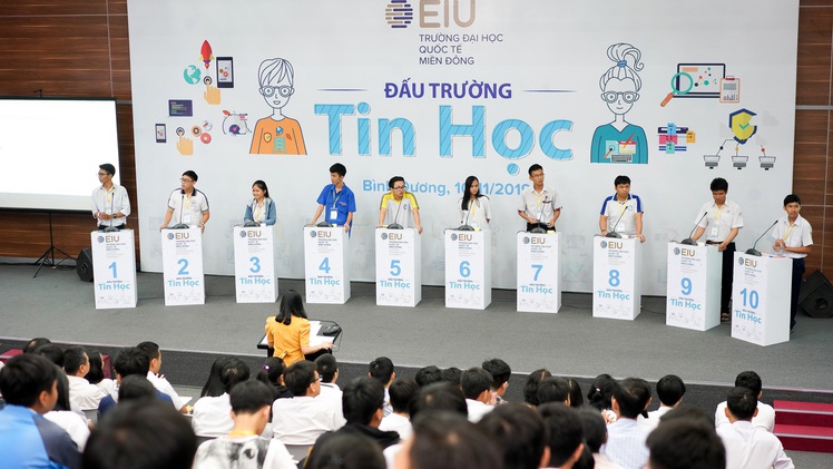 500 thí sinh tham gia “Đấu trường Tin học” tại Đại học Quốc tế Miền Đông