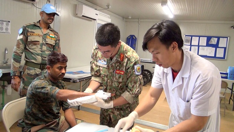 Thăm Bệnh viện dã chiến cấp 2 Việt Nam tại Bentiu, Nam Sudan
