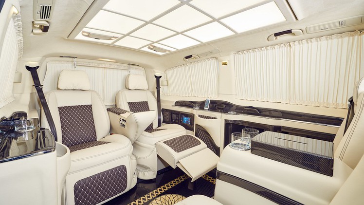 'Hô biến' Mercedes V-Class thành limousine bọc thép sang trọng