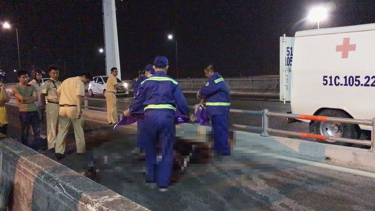 Nam sinh viên bị tai nạn tử vong trên cầu Bình Lợi