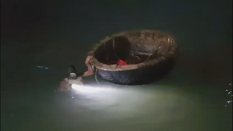 Cứu chó cưng rớt biển, một ngư dân không may thiệt mạng