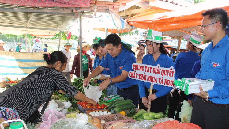 Nghệ An mở chiến dịch “nói không với chất thải nhựa”