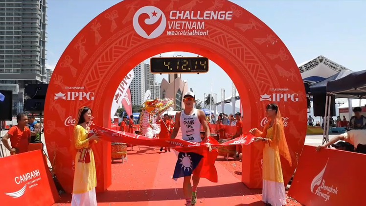 500 vận đông viên quốc tế tranh tài 3 môn phối hợp tại Nha Trang