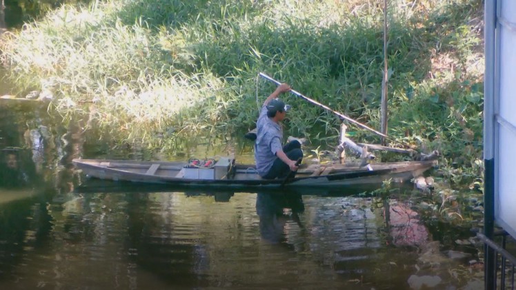 Xuất hiện ồ ạt người dân đánh bắt cá bằng điện