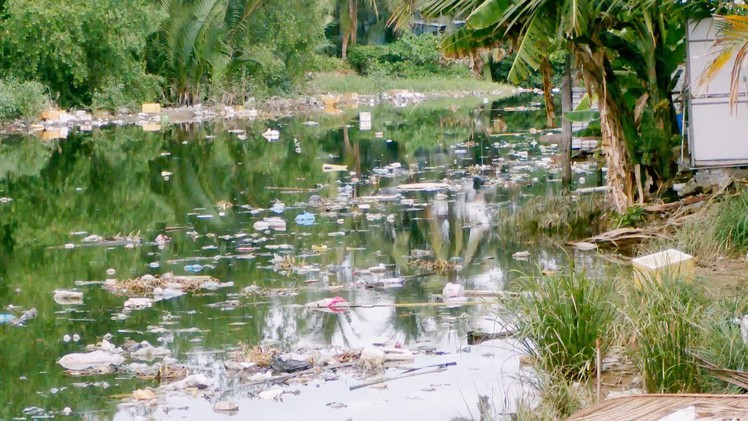 Ô nhiễm kinh hoàng ở con sông giữa lòng thành phố Nha Trang