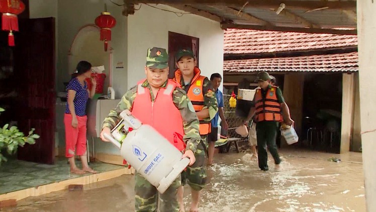 Bộ đội Biên phòng Đắk Lắk triển khai lực lượng giúp dân sau mưa lũ