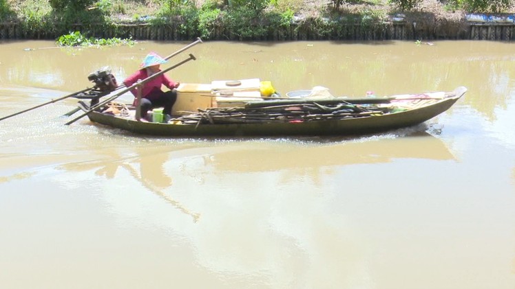 Hàng trăm hộ dân “khát nước sạch”