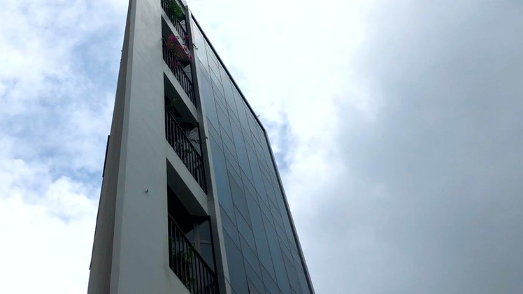 Những ngôi nhà “kì dị” trên đường Phạm Văn Đồng