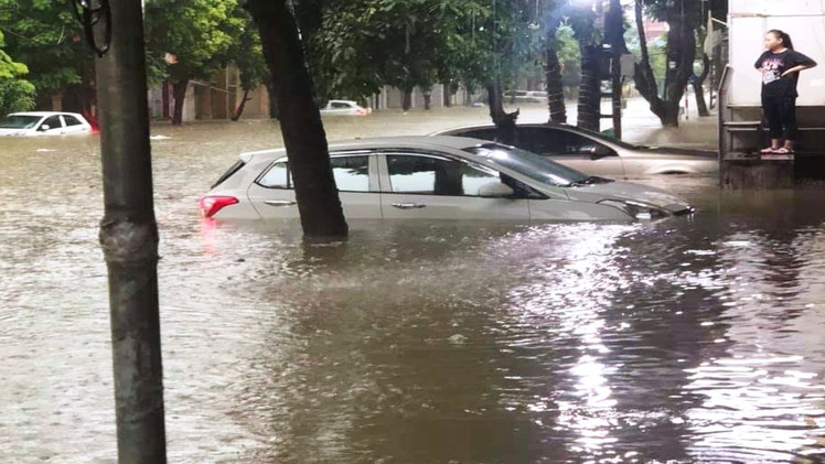 Mưa lớn kéo dài ở Thái Nguyên, đường phố chìm trong biển nước, 3 người tử vong