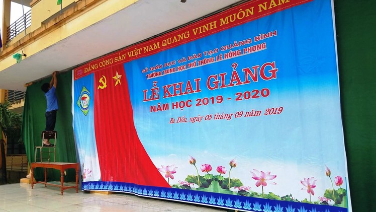 Hàng trăm trường học tại Quảng Bình, Quảng Trị phải hoãn khai giảng vì mưa lũ