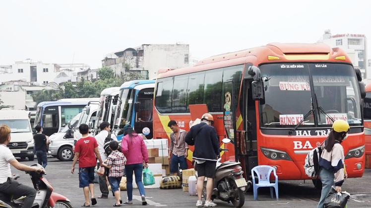 Bến xe miền Đông vẫn còn hàng chục ngàn vé xe Tết