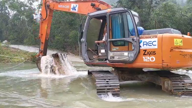 Video: Sẵn sàng mở đường lên Rào Trăng 3 tìm kiếm người mất tích