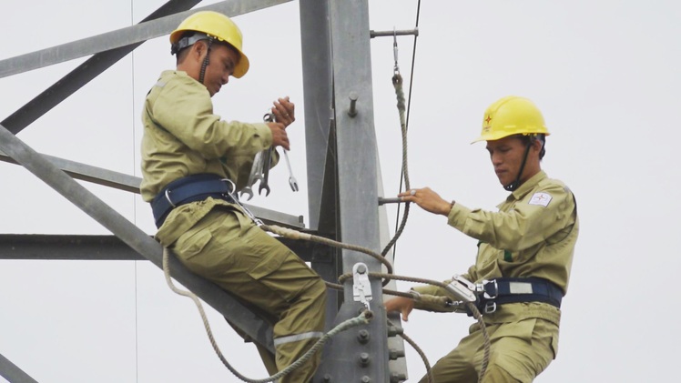 Chung tay đảm bảo an toàn hành lan truyền tải điện