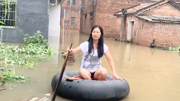 Video: Mưa liên tiếp 29 ngày, gần 10.000 ngôi nhà ở Trung Quốc bị sập