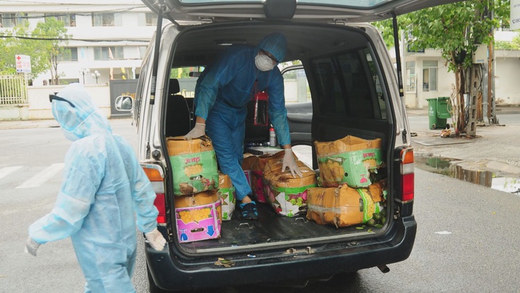 Góc nhìn trưa nay | Hành động đẹp trong dịch COVID-19: May khẩu trang, góp rau, chia gạo cùng nhau vượt dịch