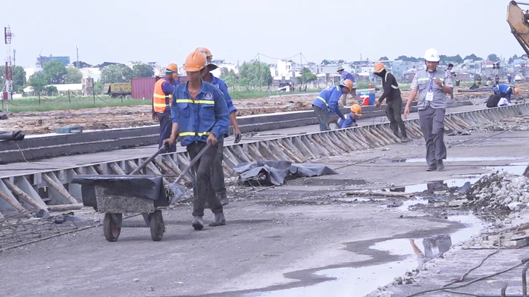 Video: Yêu cầu cải tạo đường băng Tân Sơn Nhất 'phải kịp phục vụ Tết'