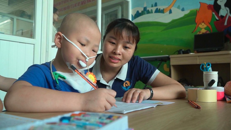 Góc nhìn trưa nay | “Lớp học hạnh phúc” được ươm mầm tại nơi đau đớn, bệnh tật