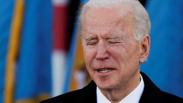 Video: Khoảnh khắc ông Biden bật khóc, tạm biệt quê nhà và tưởng nhớ con trai quá cố