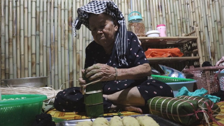 Góc nhìn trưa nay | Giữ lửa nghề gói bánh tét truyền thống