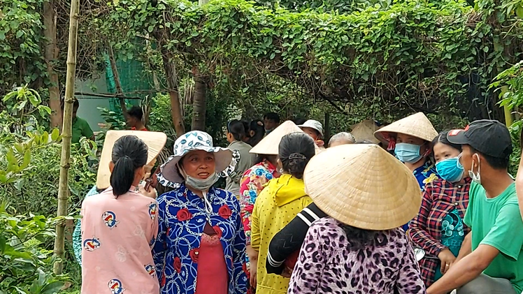 Video: Hàng chục người dân vây nhà chủ hụi đòi tiền