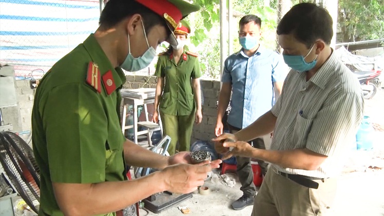 Video: Căng bạt bưng kín để sản xuất đạn chì quy mô lớn, tiêu thụ qua kênh mạng xã hội