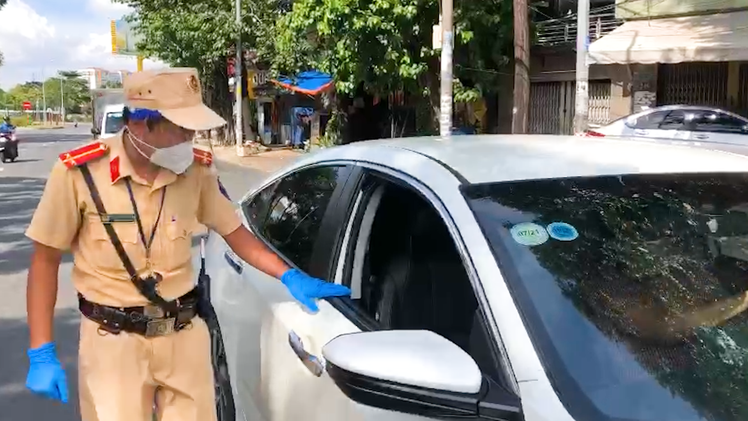 Video: Tạm dừng khai báo di chuyển nội địa tại một số chốt giao thông ở TP.HCM