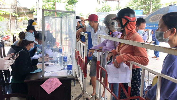 Video: 17.000 học sinh và phụ huynh ở Quảng Nam được 'mở cửa' vào Đà Nẵng