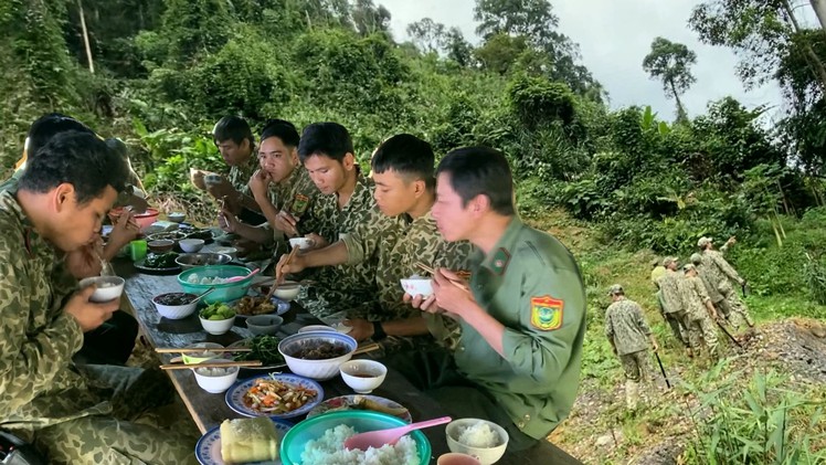 Góc nhìn trưa nay | Đón Tết giữa rừng để ngăn “vàng tặc”