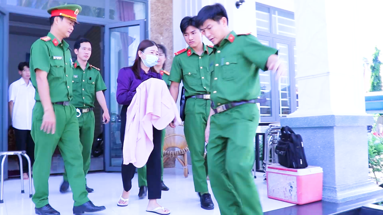 Video: Tạm giam cựu kế toán trưởng CDC Bình Phước do liên quan vụ lập hồ sơ hợp thức việc đấu thầu