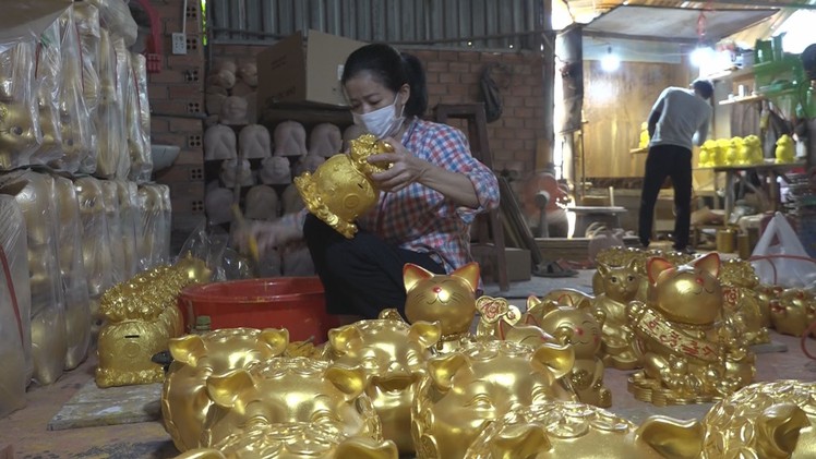 Góc nhìn trưa nay | Về Lái Thiêu xem làm mèo vàng đón Tết