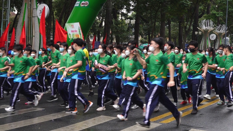 Video: Hơn 30.000 người hưởng ứng giải chạy Olympic vì sức khỏe toàn dân 2022