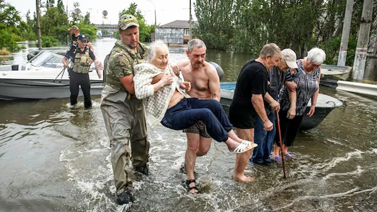 Tuyên bố của Nga và Ukraine sau vụ vỡ đập Nova Kakhovka