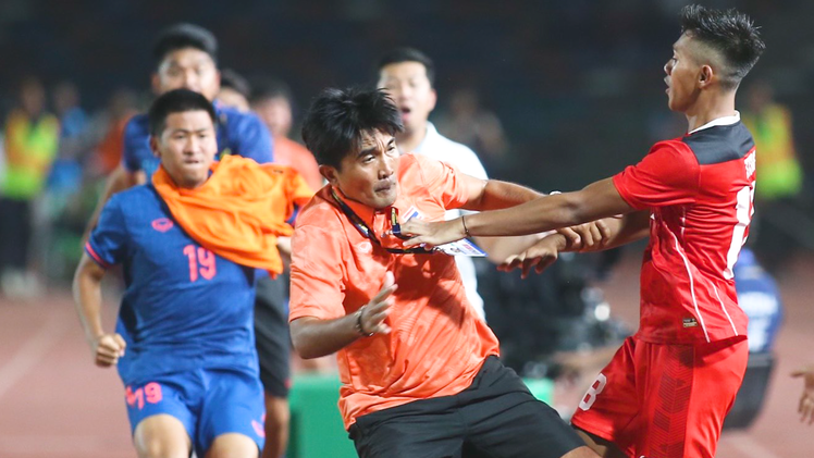 Đánh nhau ở chung kết SEA Games 32: Thái Lan, Indonesia nhận án phạt nặng từ AFC