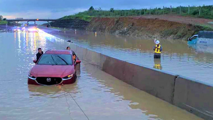 Ngập trên cao tốc Phan Thiết - Dầu Giây: đã có đánh giá nguyên nhân ban đầu