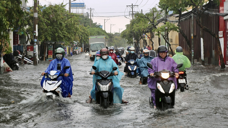 Bão Saola suy yếu, Tây Nguyên và Nam Bộ có khả năng mưa kéo dài trong nhiều ngày