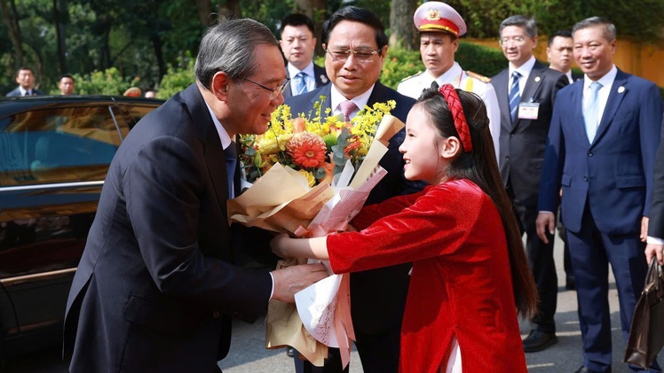 Thủ tướng Phạm Minh Chính chủ trì lễ đón trọng thị Thủ tướng Trung Quốc Lý Cường