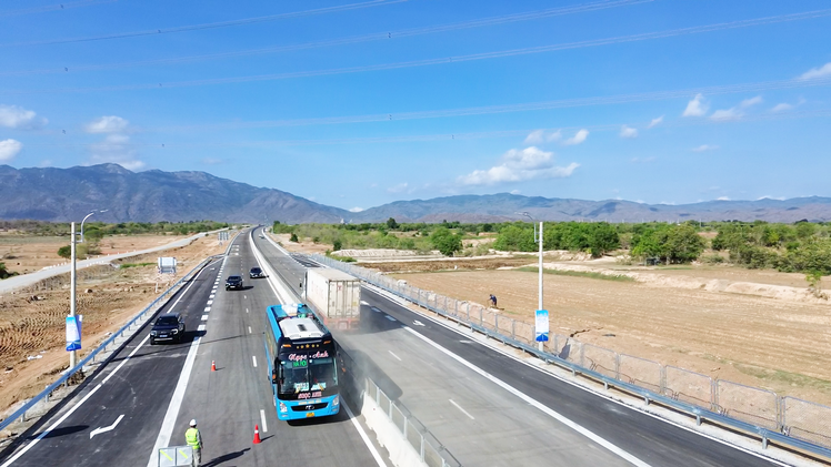 Lý do chưa thu phí cao tốc Cam Lâm - Vĩnh Hảo