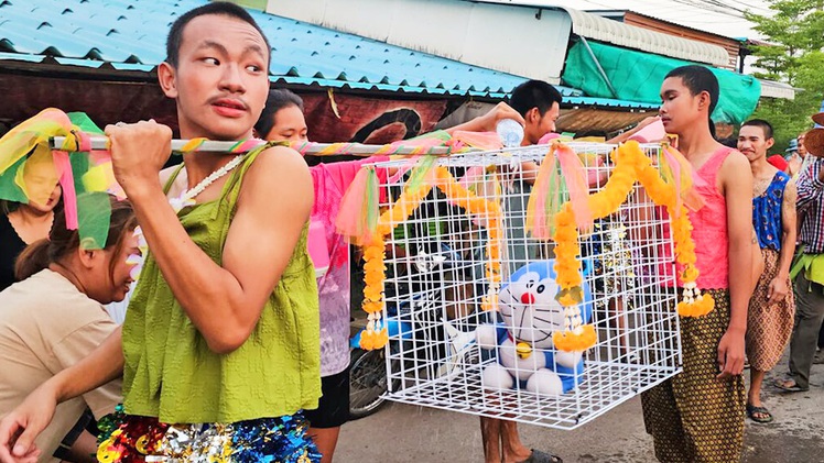 Vì sao một ngôi làng ở Thái 'nhờ' mèo máy Doraemon cầu mưa?