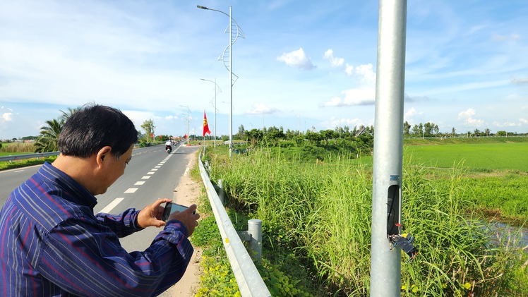Bắt nhiều vụ cắt trộm dây điện chiếu sáng đường dẫn cầu Châu Đốc