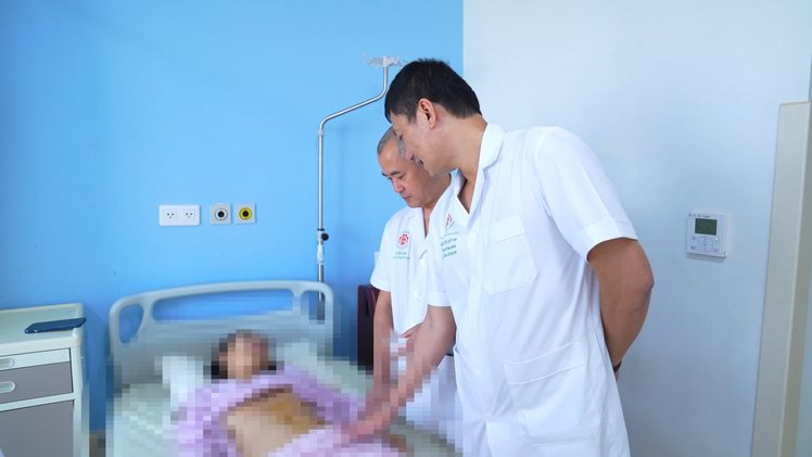 Bác sĩ nói về ca mổ lấy thận ra ngoài tái tạo mạch máu rồi ghép lại cho người bệnh