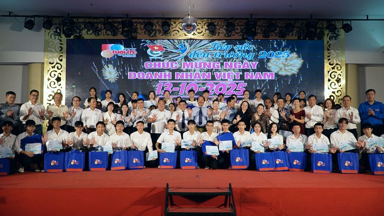 Những tấm lòng nghĩa tình ươm mầm ước mơ cho tân sinh viên nghèo Quảng Trị