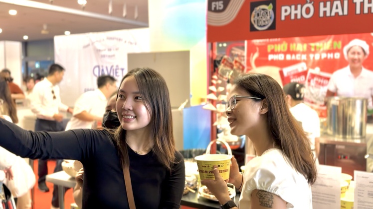 Giới trẻ ở Singapore nô nức check-in tại Vietnam Phở Festival 2025