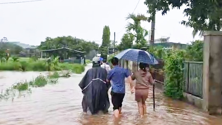 Chưa kịp mừng đường mới, dân kêu trời vì nhà ngập sâu sau mưa lớn