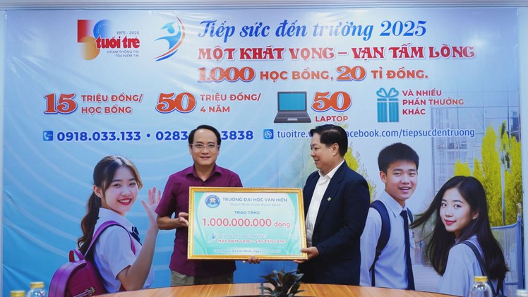 Đại học Văn Hiến trao 1 tỉ đồng cho học bổng Tiếp sức đến trường 2025
