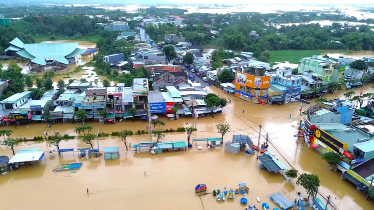 Flycam 'rốn lũ' Đại Lộc ở Đà Nẵng