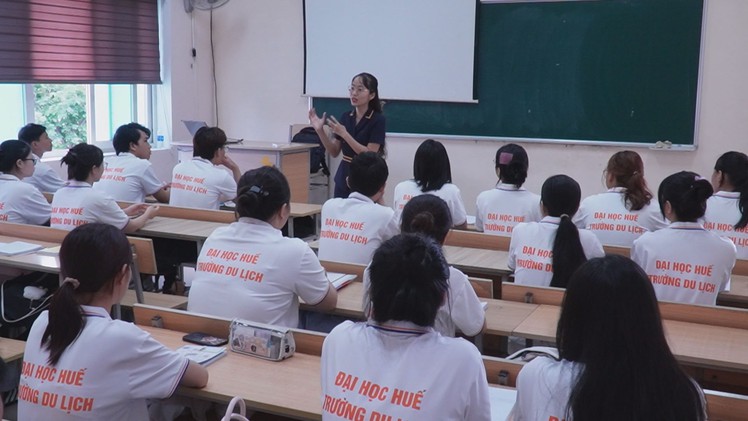 Tiếp sức đến trường: Những mầm xanh từ Huế