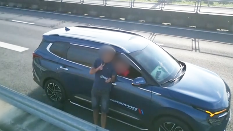 Dừng xe trên cao tốc quay flycam đăng TikTok, tài xế bị phạt 13 triệu đồng