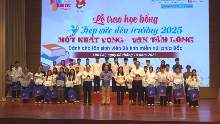 Những mái nhà sương phủ và hành trình tìm ánh sáng tri thức
