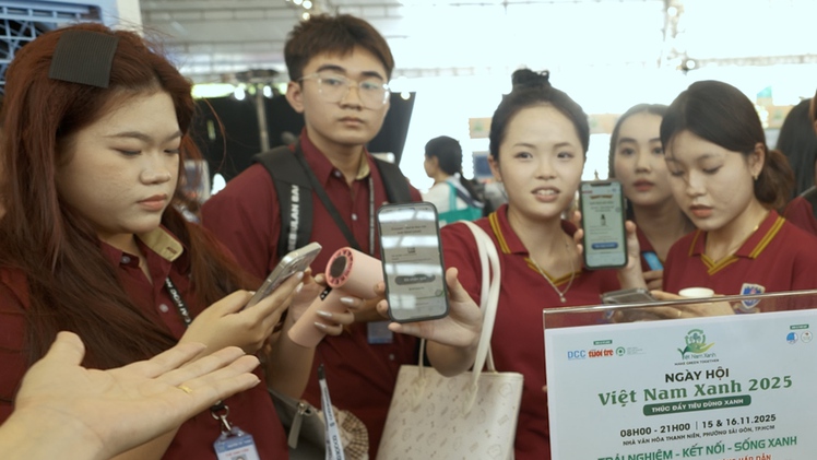 Sinh viên truyền thông và bài học thực tế tại Ngày hội Việt Nam Xanh của báo Tuổi Trẻ