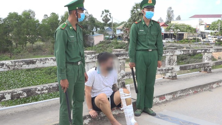 Góc nhìn trưa nay: Thoát khỏi ‘thiên đường việc nhẹ lương cao’: Những cuộc trở về đẫm nước mắt